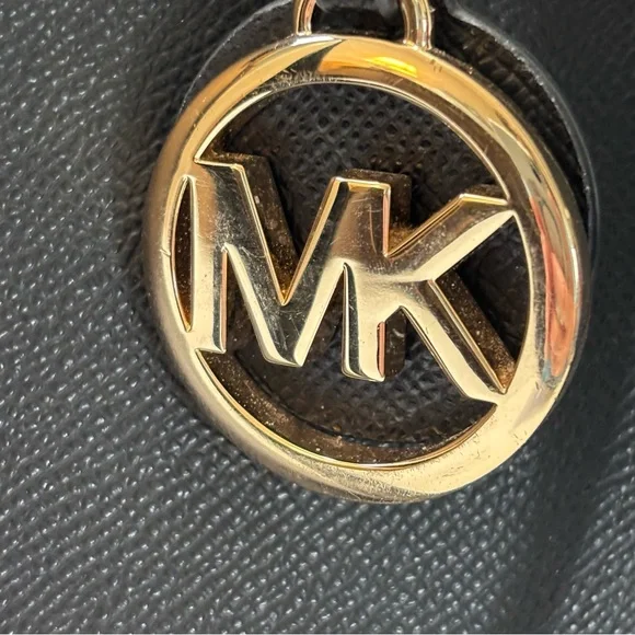 Michael Kors Elegant Black Tote - Picture 3 of 14